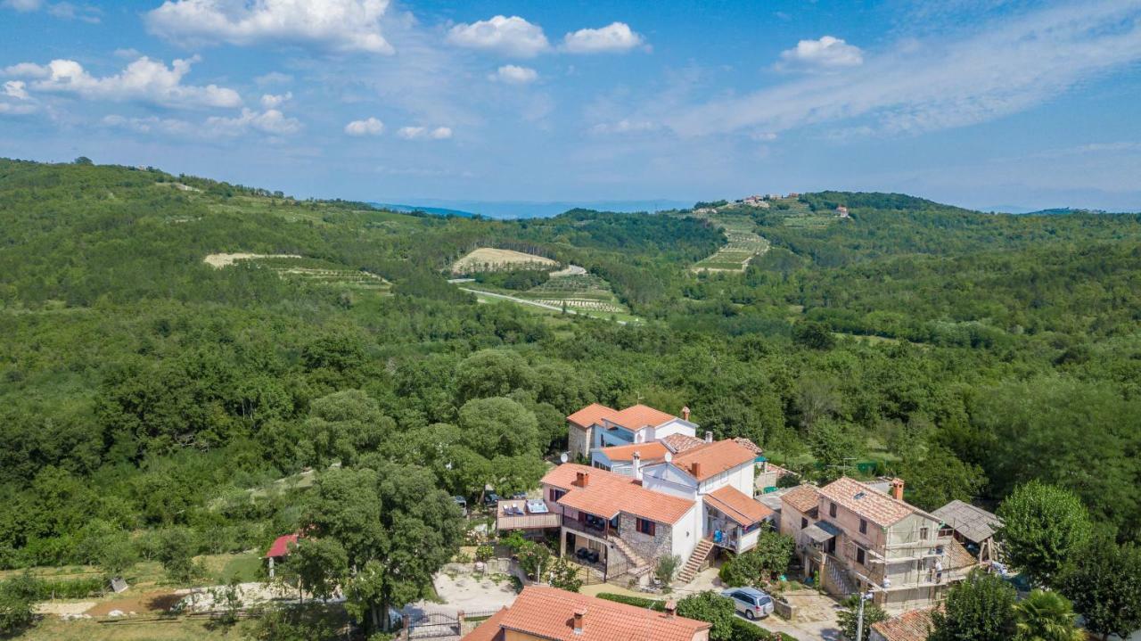 Villa Michelle Karojba Exterior foto