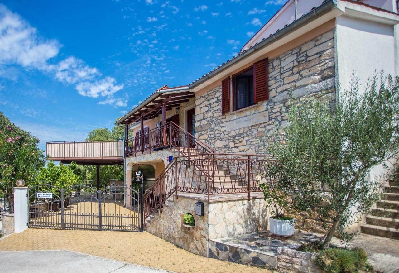 Villa Michelle Karojba Exterior foto