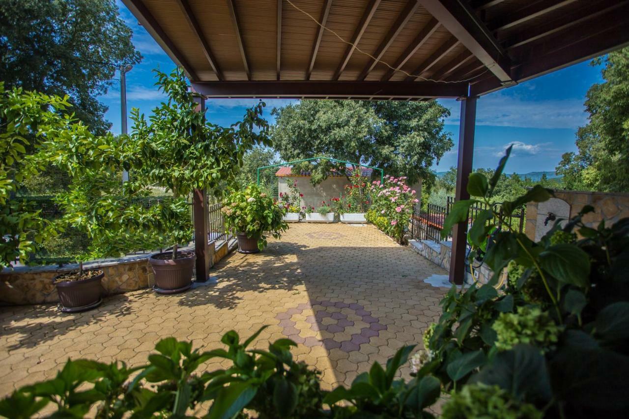 Villa Michelle Karojba Exterior foto